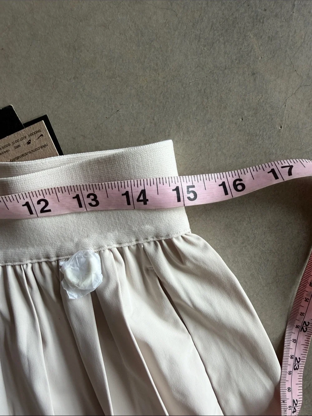 NWT Nike Women's Pleated Circle shorts  in Light Beige size medium